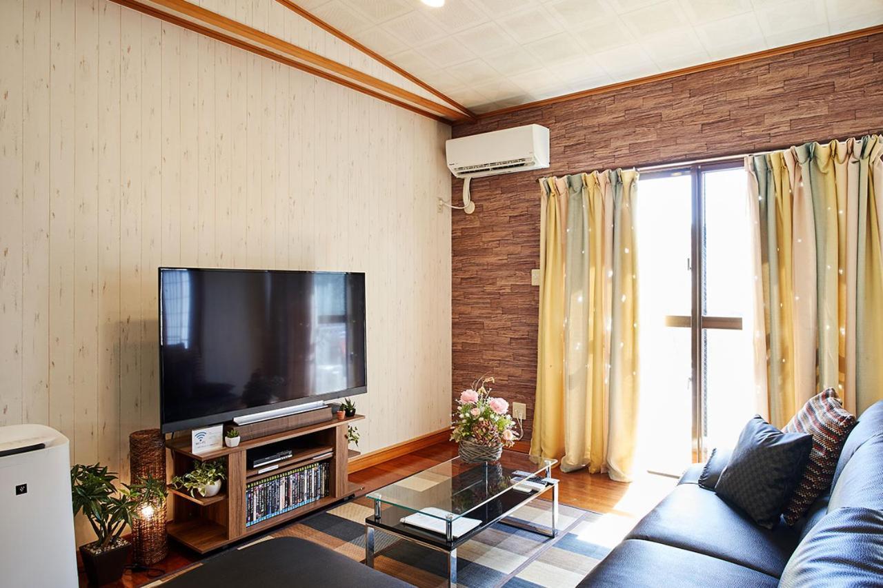 Terrace House Tsubokawa Villa Naha Buitenkant foto